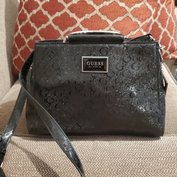 Guess Handbags - 🔥Guess purse